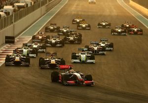 FIA не приняла первый протест команды «Мерседес» по итогам Гран-при Абу-Даби