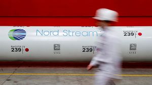 Сертификацию Nord Stream 2 приостановили из-за несоответствия праву ЕС