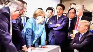 Страны G7 призвали Россию и Украину вернуться за стол переговоров.