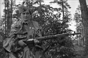 Кодекс чести советских снайперов: кого они не трогали, даже если те были легкой целью?