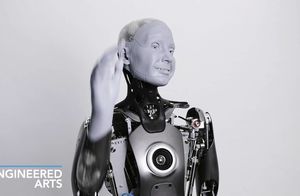 Как выглядит первый робот с мимикой человека, и зачем его создали
