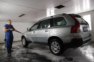 Автоэксперт рассказал, как часто надо мыть машину зимой
