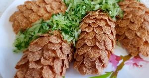 Обалденный салат «Шишки», который станет центром внимания новогоднего стола