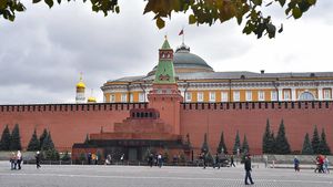 Кремль счел конструктивным предложением гарантии безопасности России