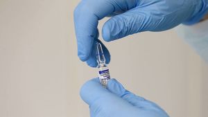 Первым компонентом вакцин от COVID-19 привились 76,5 миллиона россиян