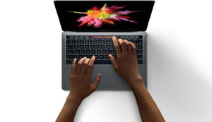 Apple научила новый MacBook Pro включаться без звука