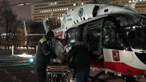МАЦ эвакуировал на вертолете пострадавшего при аварии в ТиНАО