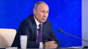 Путин: До государственного переворота на Украине речи о воссоединении Крыма с РФ не шло