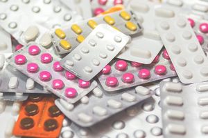 Фармаколог назвал самые опасные препараты из домашней аптечки