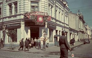 Колоритные фотографии, сделанные немецким корреспондентом во время оккупации Харькова в 1941 - 1942