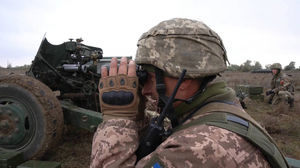 Bloomberg: Россия «наращивает» войска и технику на границе с Украиной