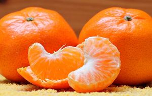 Как сделать кислые мандаринки сладкими за 30 секунд: очень простой способ