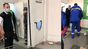 Задержанный охраной мужчина пробил головой дверь в ТЦ в центре Москвы