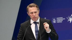 Мурашко рассказал, что надо сделать, чтобы пандемия закончилась в 2022 году