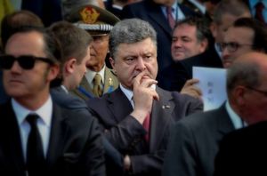 Украинские политики уговаривают Порошенко начать перемирие с русскими