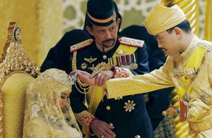 Видео: Современные султаны и гаремы — как выглядят, и что из себя представляют теперь