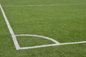 Футбольное поле с трибунами на 500 мест появится в Ясеневе в 2022 году