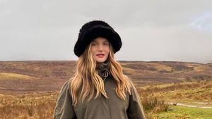 Беременная Рози Хантингтон-Уайтли поделилась фото заметно повзрослевшего сына