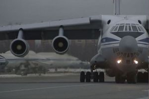Россия начала транспортировку миротворцев в Казахстан