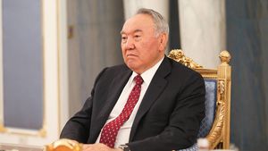 СМИ: В Бишкек прибыло два частных самолета, принадлежащих Назарбаеву