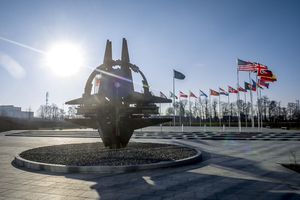 Встреча глав МИД НАТО по предложениям РФ о безопасности стартовала в закрытом формате
