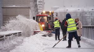 Службы Москвы подготовились к работе в условиях низких температур