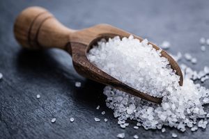Когда в мире появилась соль и кто ее открыл, история возникновения