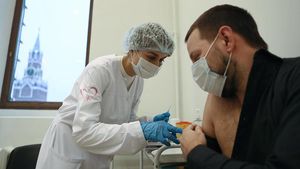 Рейтинг самых популярных выездных пунктов вакцинации в новогодние праздники возглавил ГУМ