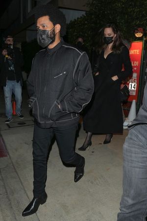 «Моя девушка — кинозвезда»: The Weeknd подтвердил роман с Анджелиной Джоли?