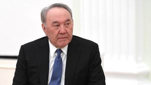 Младшая дочь Назарбаева поблагодарила казахов за поддержку отца
