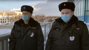 Московские полицейские отговорили мужчину от самоубийства