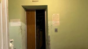Появились фото с места падения лифта в московском «Президент-отеле»
