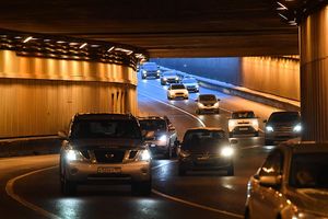 Три автомобиля столкнулись в Лефортовском тоннеле в Москве. Видео