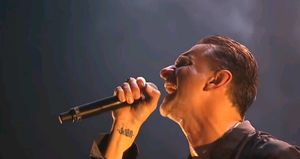 «Чтобы венчаться»: солист Depeche Mode принял православие