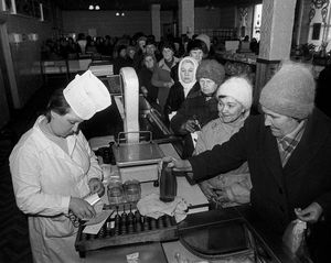 Товарный дефицит в СССР: 10 вещей, которые трудно было достать