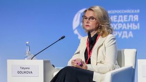 Голикова: При росте заболеваемости COVID-19 больничные будут оформлять заочно