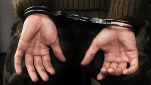 Суд в Приморье арестовал тренера по ММА, обвиненного в приставаниях к детям