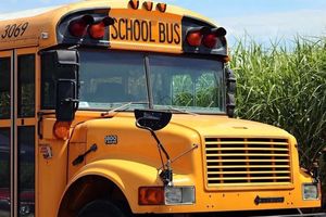 Ученик погиб в результате расстрела школьного автобуса в США