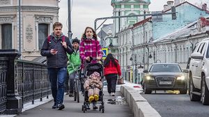 Сертификаты на няню и гибкий декрет: ОП РФ представила новые меры поддержки семей с детьми