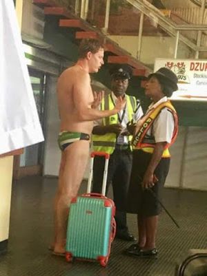 Турист покурил малавийской травы и пришел в аэропорт в трусах