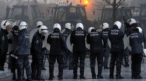 Протесты против ограничений по COVID-19 в Брюсселе завершились беспорядками