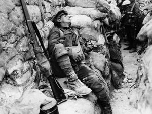 Лучше, чем сапоги: зачем солдаты Первой мировой обматывали ноги бинтами