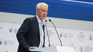 Сергей Собянин призвал пожилых москвичей минимизировать контакты из-за «омикрона»