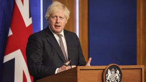 Великобритания и США рассматривают возможность отключения России от SWIFT