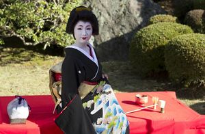 Дни скидок в кафе, запрет на очки и сумо и другие факты из жизни женщин в Японии