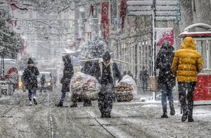 Фото дня: снегопад в Стамбуле