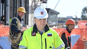 Андрей Бочкарев оценил ход ремонта улицы Барклая в ЗАО столицы