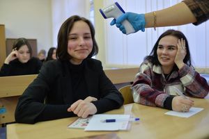 Вице-губернатор Петербурга объяснила, почему на удаленку перевели старшеклассников
