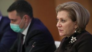 Попова заявила, что привитым от COVID не нужно сидеть на карантине после контакта с больным