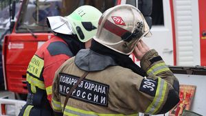 Пристройка с декорациями Мосфильма горит на северо-западе Москвы